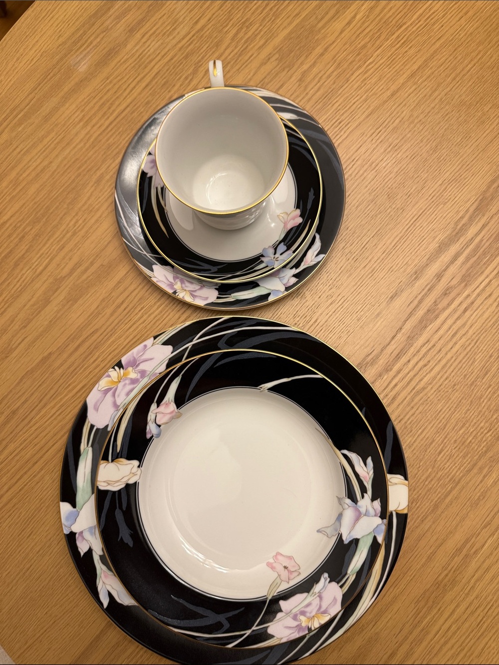 Mikasa Charisma Black Japan Porcelain Dinnerware Set of 5/ 25 pieces